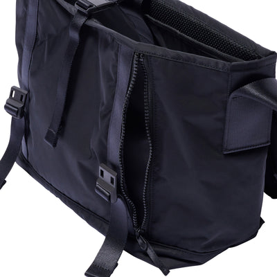 MESSENGER BAG