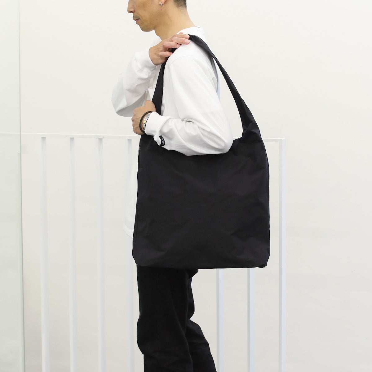 SHOULDER BAG