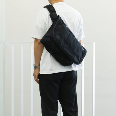 MESSENGER BAG