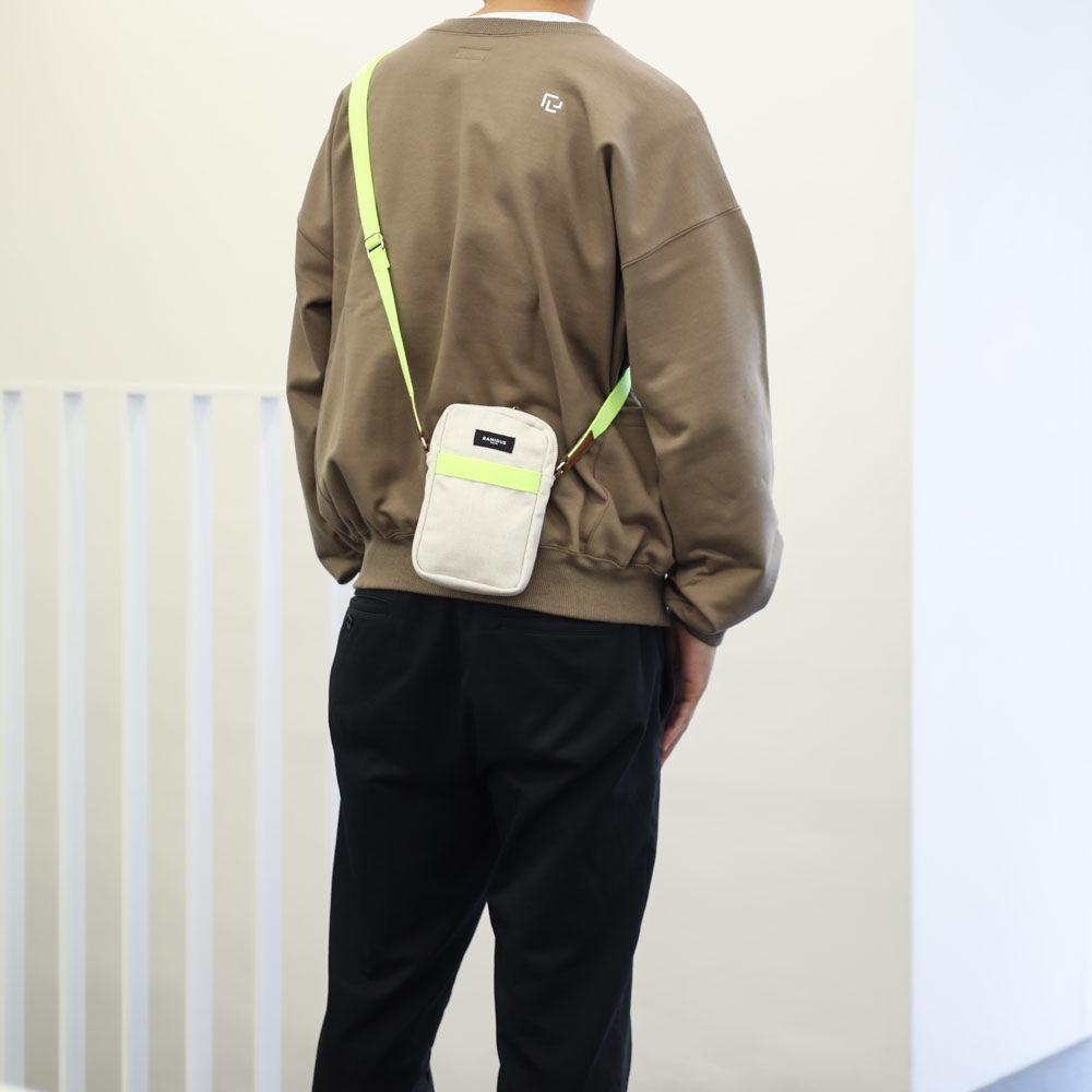 SHOULDER POUCH