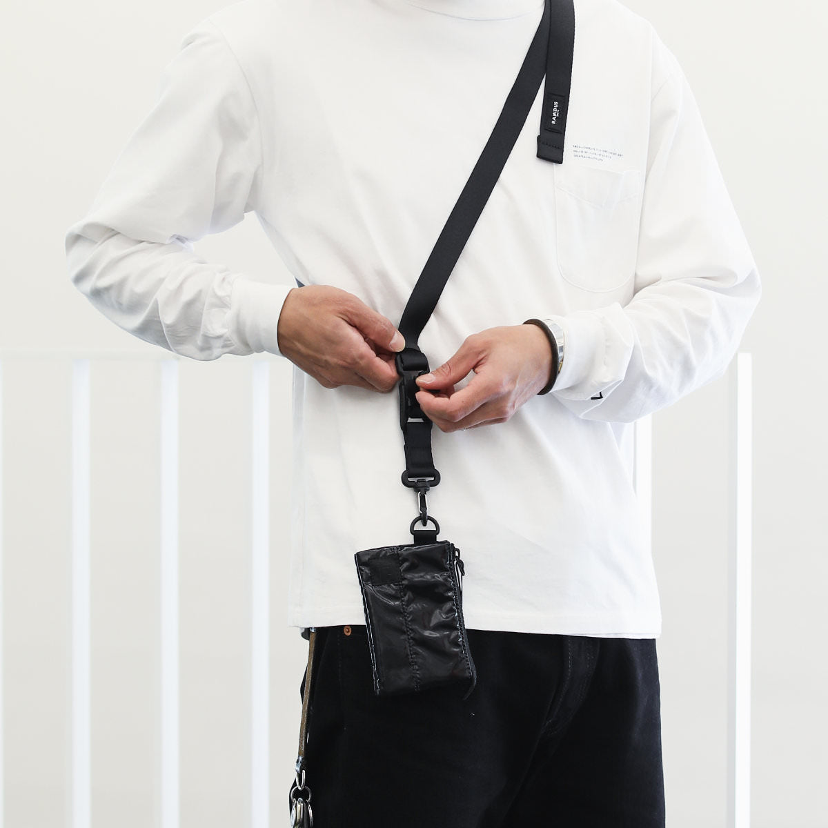 SHOULDER STRAP