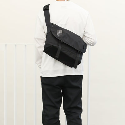 MESSENGER BAG