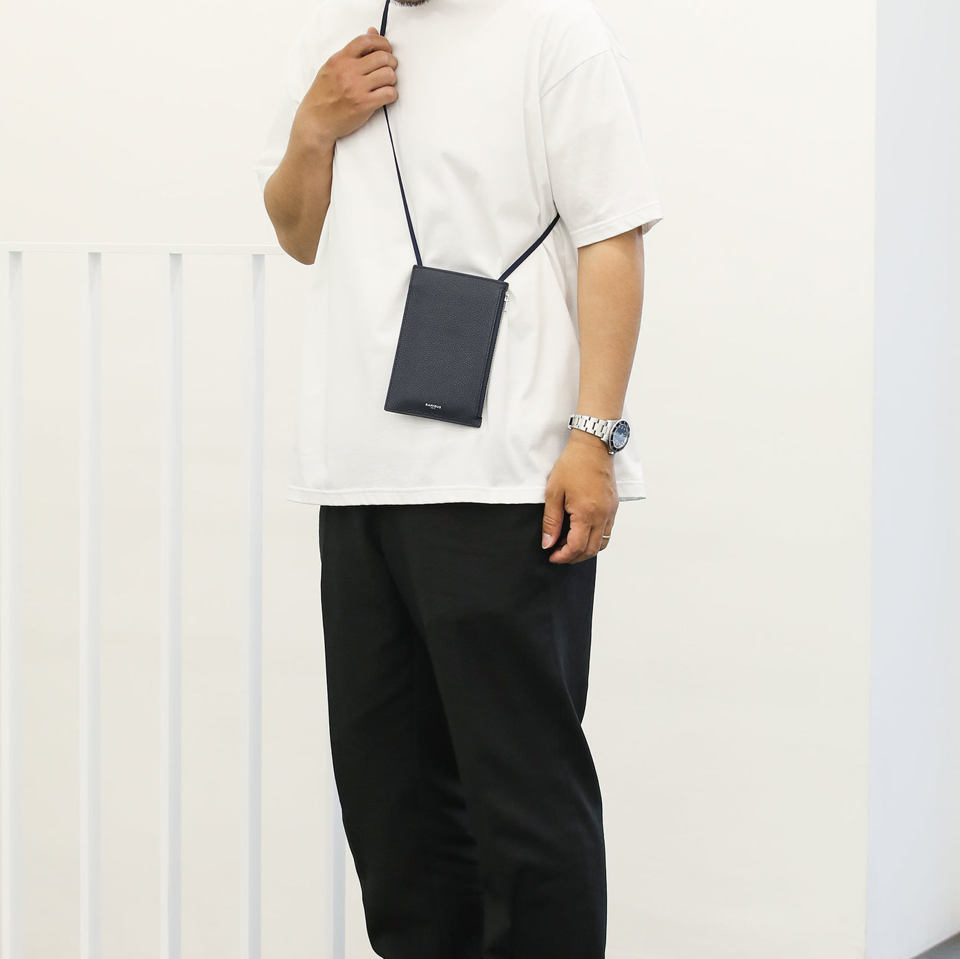 PHONE SHOULDER