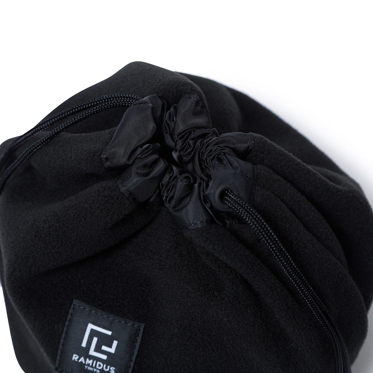 POUCH (M)