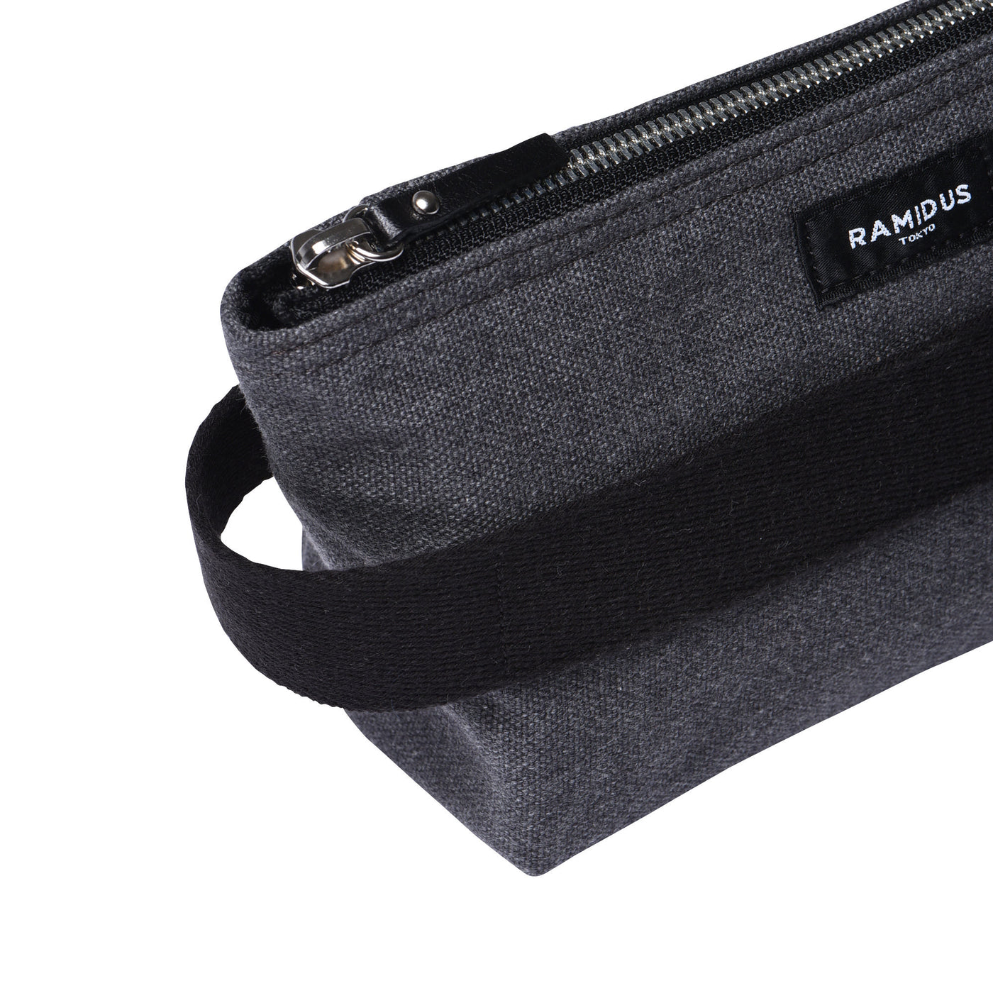 GROOMING POUCH