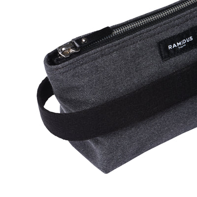 GROOMING POUCH