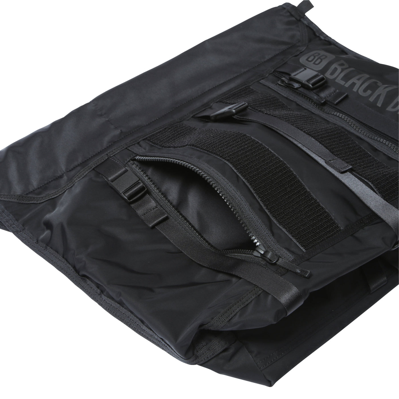 MESSENGER BAG