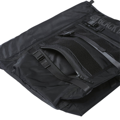 MESSENGER BAG