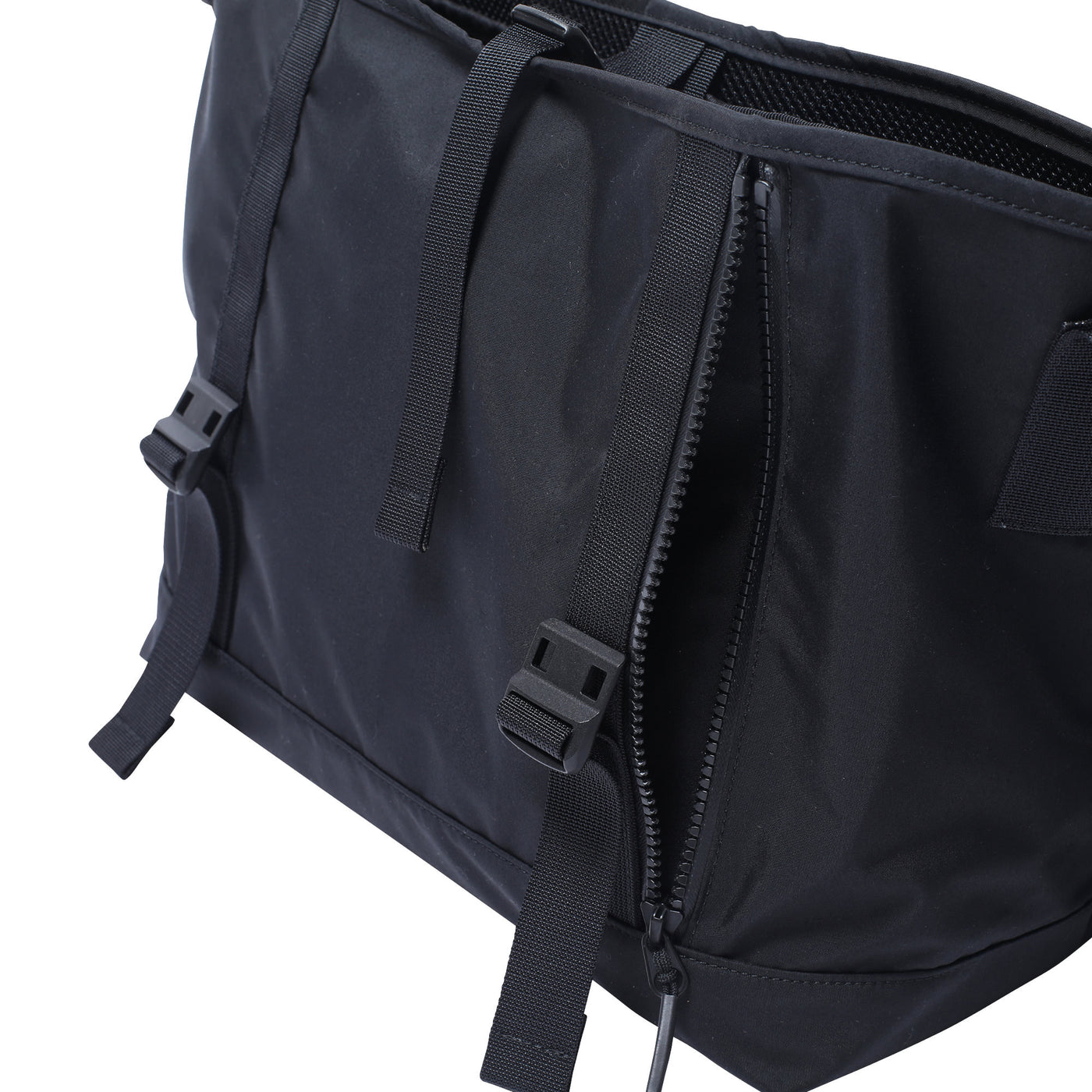 MESSENGER BAG
