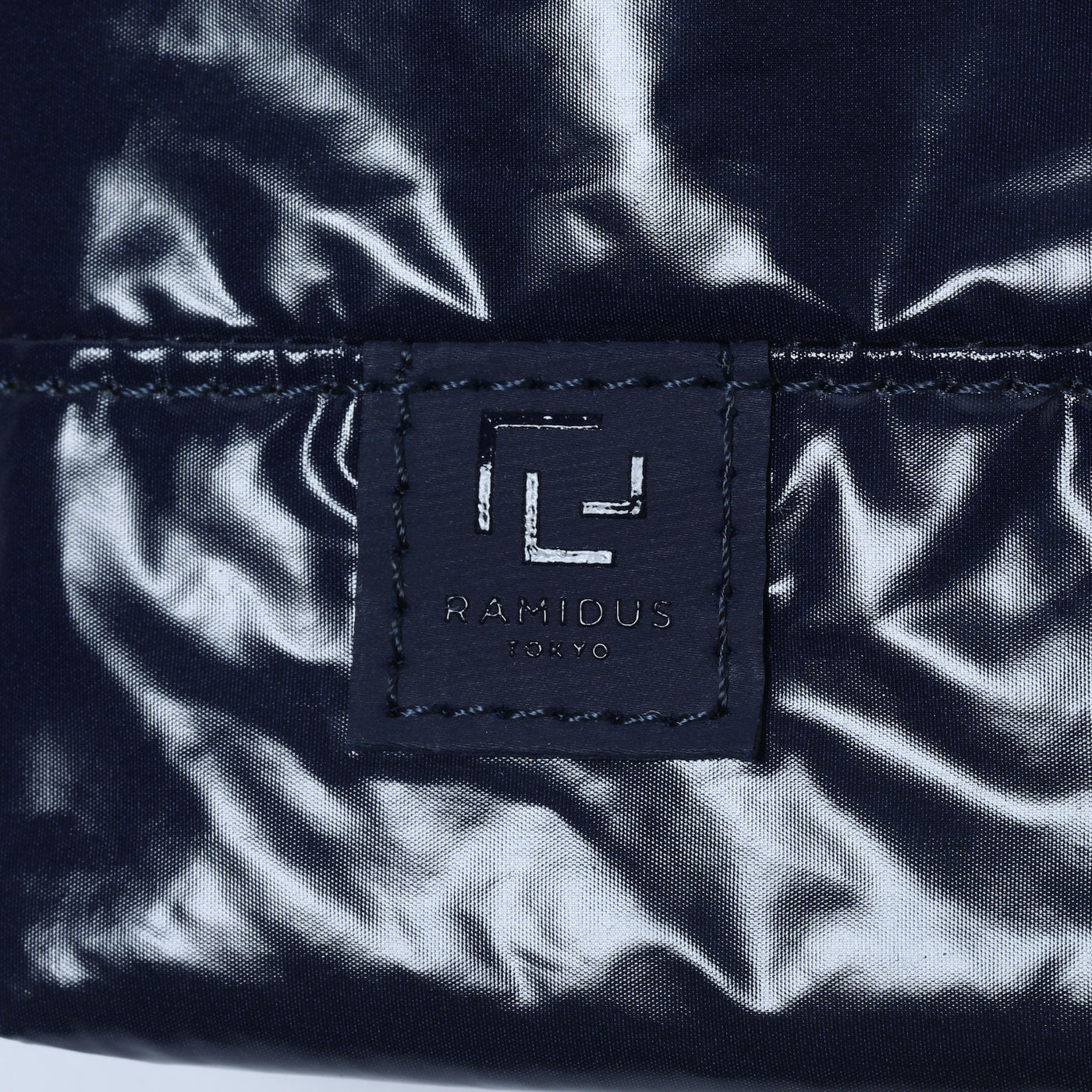 SHOULDER POUCH