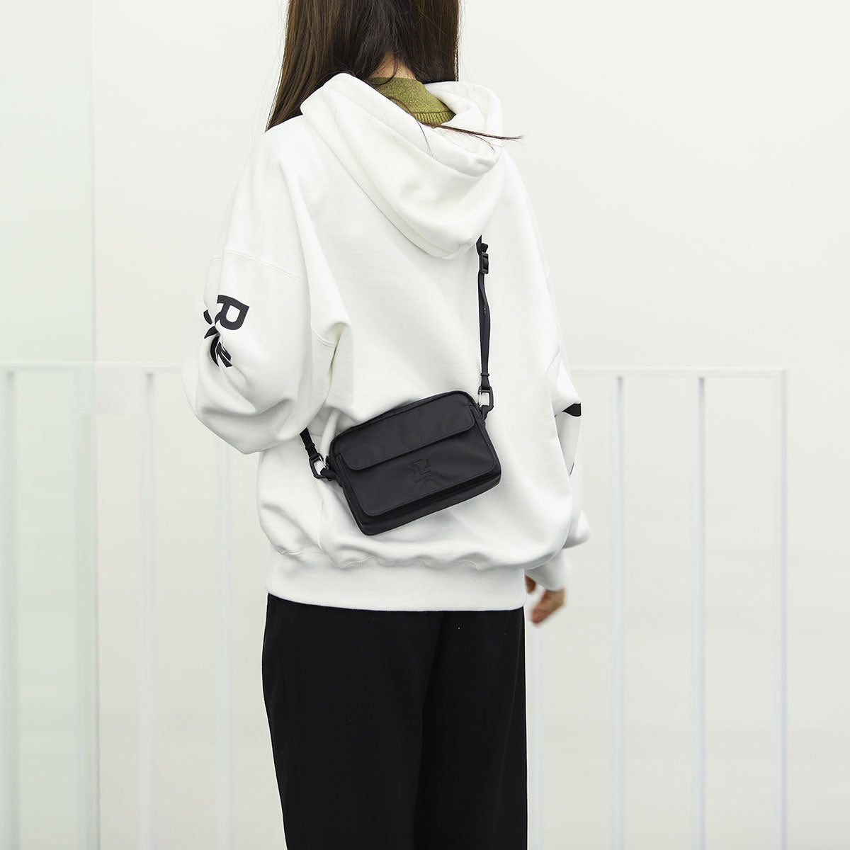 SHOULDER BAG (S)